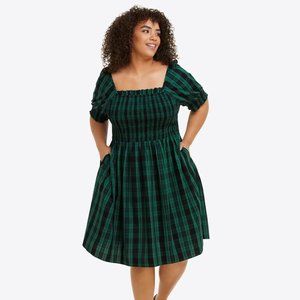 Draper James Cam Smocked Dress in Blackwatch Plaid Green Size XL